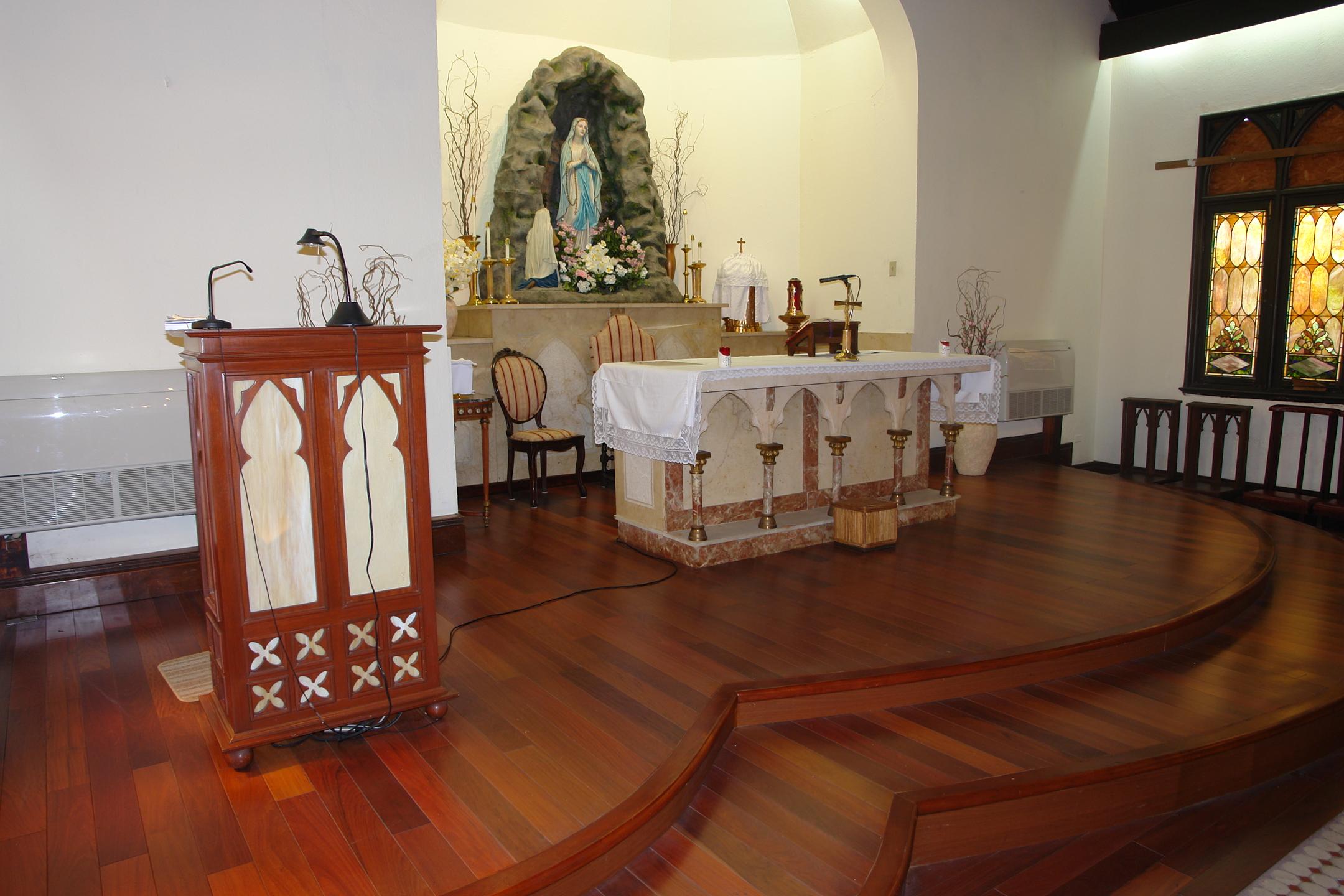 Capilla Nuestra Señora de Lourdes - San Juan (Miramar) - 2011 00037